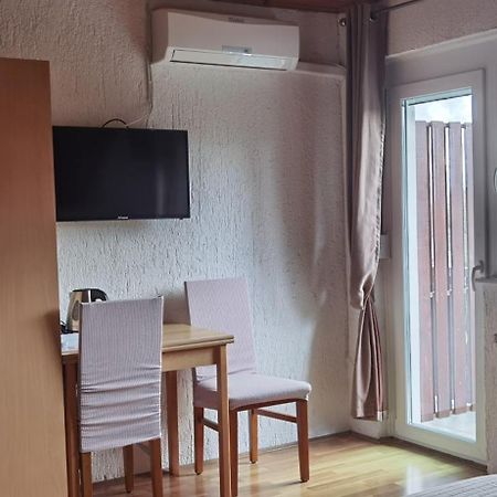 فندق House Viktoria سيليست دريزنيكو المظهر الخارجي الصورة