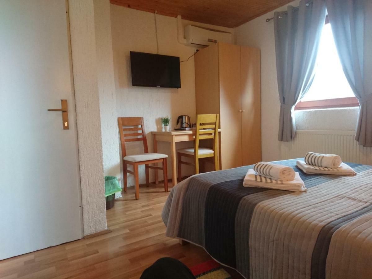 فندق House Viktoria سيليست دريزنيكو المظهر الخارجي الصورة