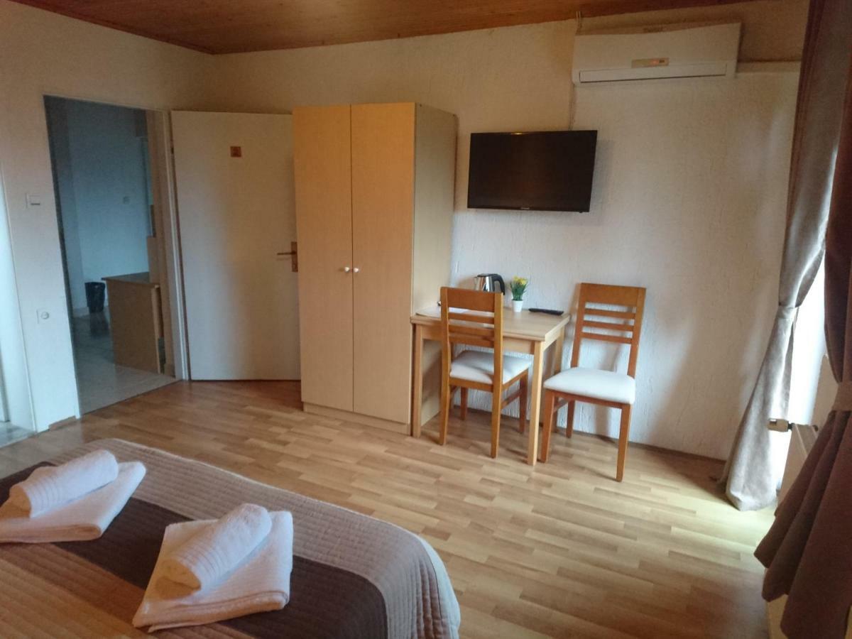 فندق House Viktoria سيليست دريزنيكو المظهر الخارجي الصورة