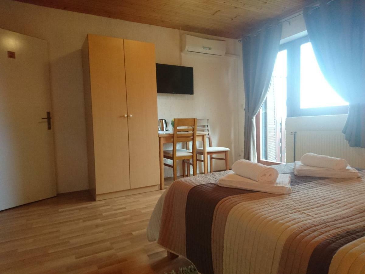 فندق House Viktoria سيليست دريزنيكو المظهر الخارجي الصورة